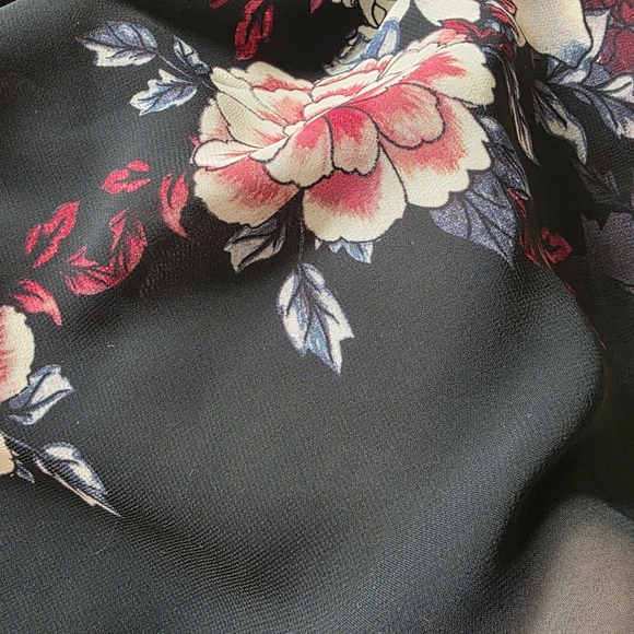 Investments Floral Blouse, Size Large - Picture 7 of 11